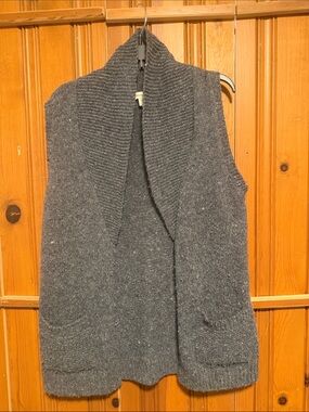 Men's Charcoal Gray Open-Front Shawl Collar Sweater Vest